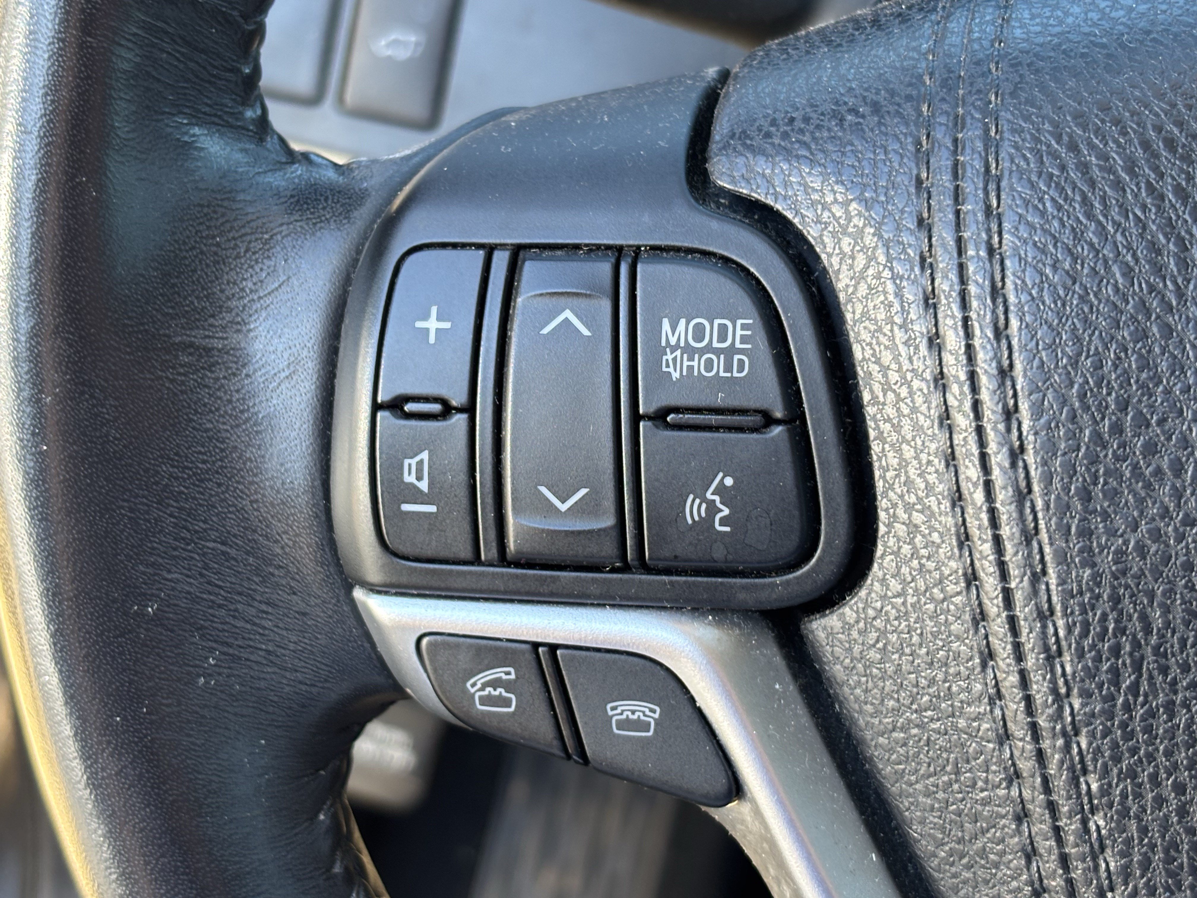 Used 2015 Toyota Highlander XLE FWD image 19
