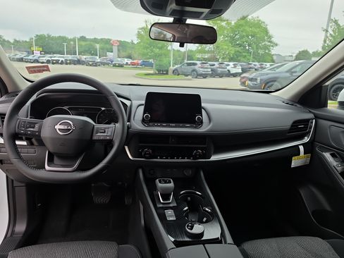 New 2026 Nissan Rogue SV w/ Cold Weather Package AWD/4WD image 3