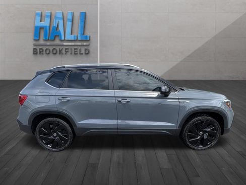 Used 2024 Volkswagen Taos SE AWD/4WD image 6
