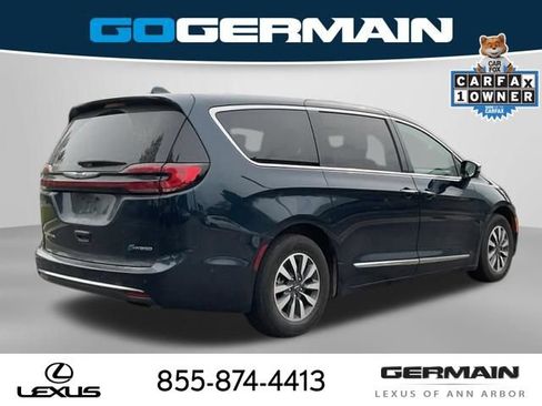 Used 2022 Chrysler Pacifica Limited FWD image 8