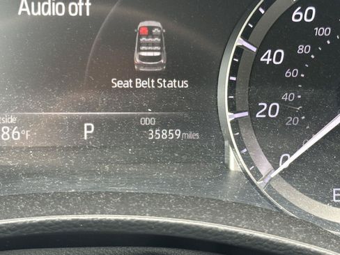 Used 2023 Toyota Highlander XLE FWD image 14