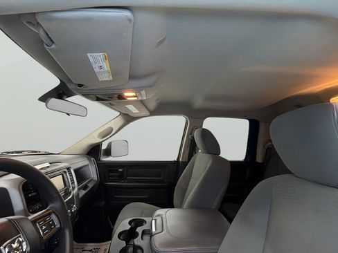 Used 2018 RAM 1500 Express AWD/4WD image 32