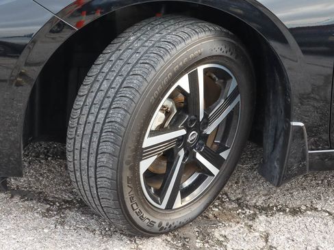 Used 2024 Nissan Sentra SV FWD image 17