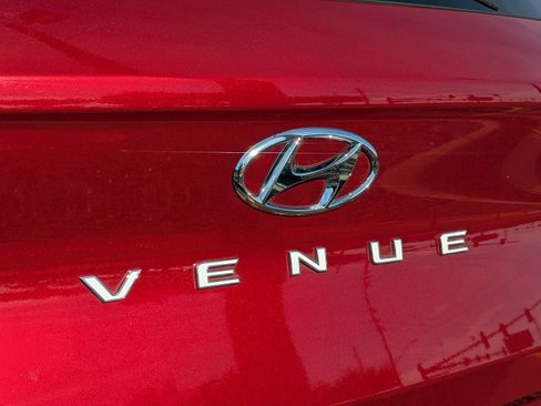 Used 2023 Hyundai Venue Limited w/ Cargo Package FWD image 13