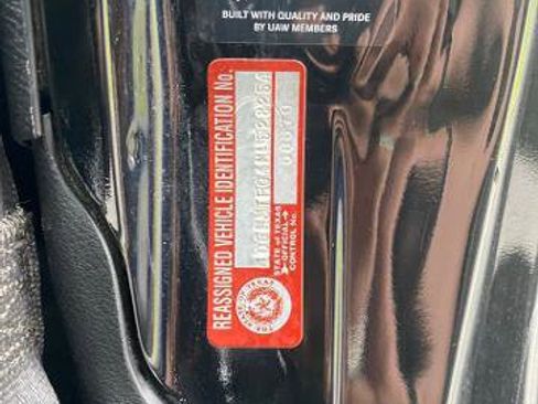 Used 2021 Jeep Gladiator Overland AWD/4WD image 15