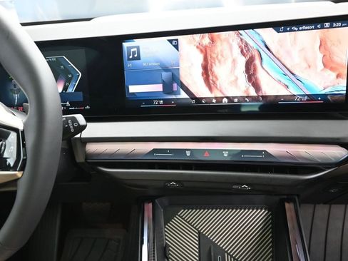 Certified 2025 BMW X3 xDrive30i w/ Convenience Package image 28