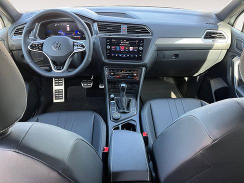 Certified 2024 Volkswagen Tiguan SE R-Line image 10