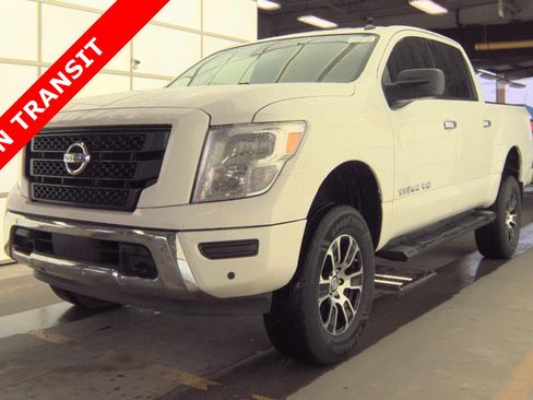 Used 2020 Nissan Titan SV w/ SV Convenience Package AWD/4WD image 5