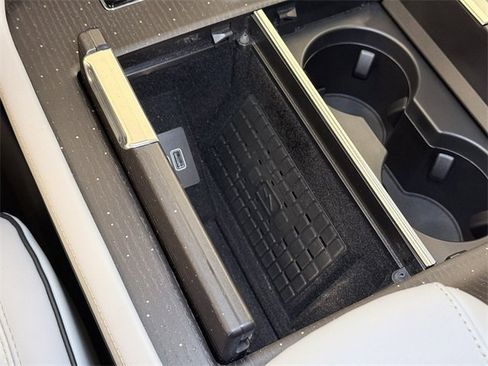 New 2025 Lincoln Navigator L Black Label w/ Black Label Special Edition image 38