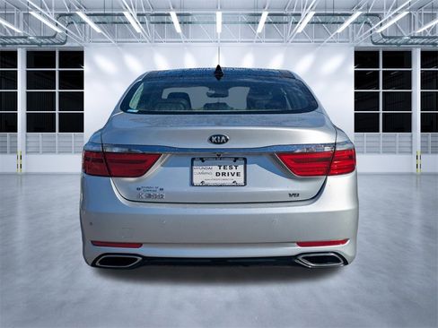 Used 2017 Kia K900 Luxury image 26