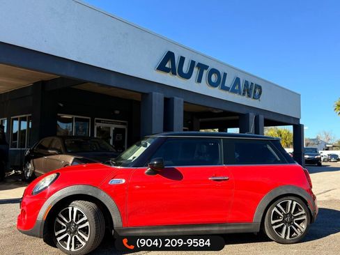 Used 2019 MINI Cooper S w/ Premium Package image 4