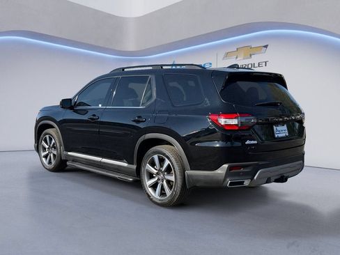 Used 2025 Honda Pilot Elite image 3