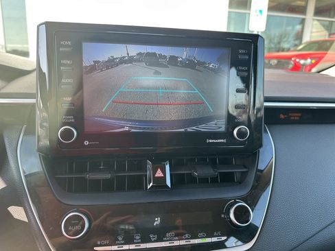 Used 2022 Toyota Corolla LE image 6