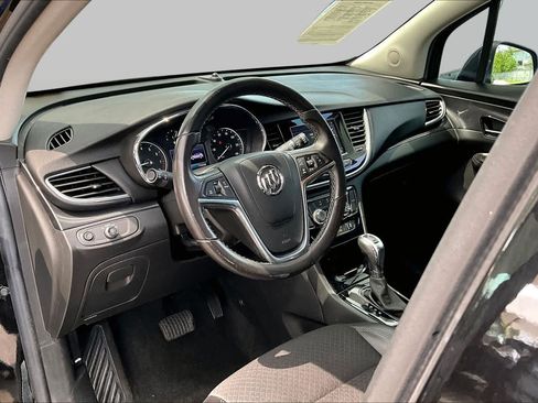 Used 2022 Buick Encore Preferred AWD/4WD image 17