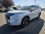 Used 2023 Mitsubishi Outlander SE image 3