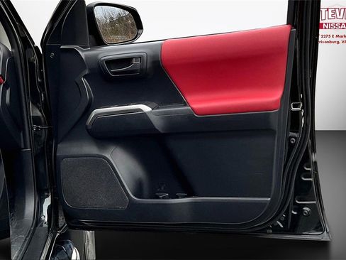 Used 2020 Toyota Tacoma SR5 image 26