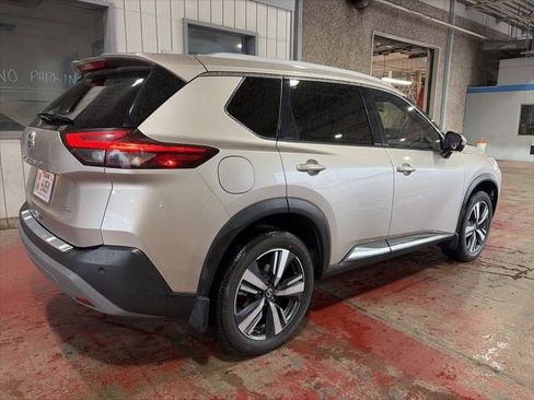 Used 2021 Nissan Rogue SL w/ Premium Package image 4