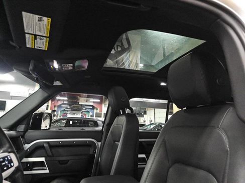 Used 2024 Land Rover Defender 110 S image 8