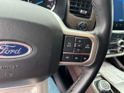 Used 2023 Ford Expedition Max Limited image 13