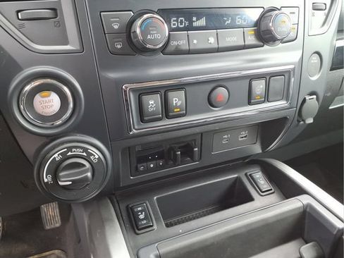 Used 2023 Nissan Titan SV w/ SV Convenience Package AWD/4WD image 27