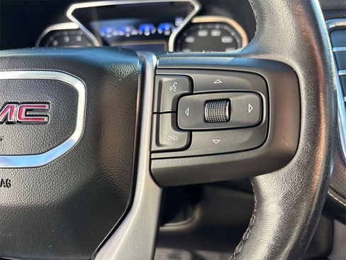 Used 2021 GMC Yukon XL SLT w/ SLT Premium Package image 24