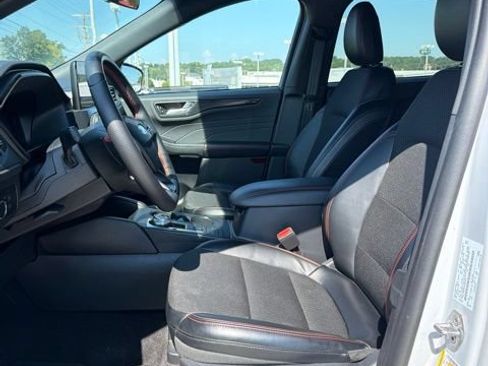 Used 2025 Ford Escape ST-Line FWD image 10