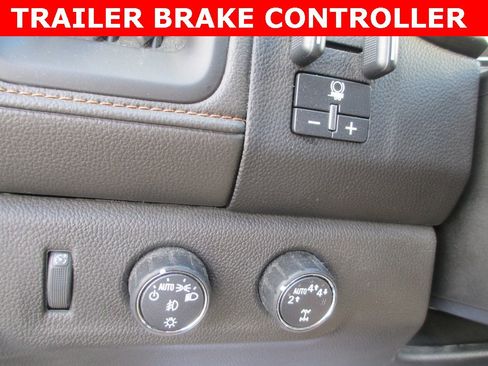 Certified 2022 GMC Canyon AT4 w/ Trailering Package image 15