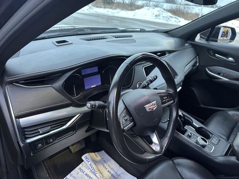 Used 2020 Cadillac XT4 Premium Luxury image 21