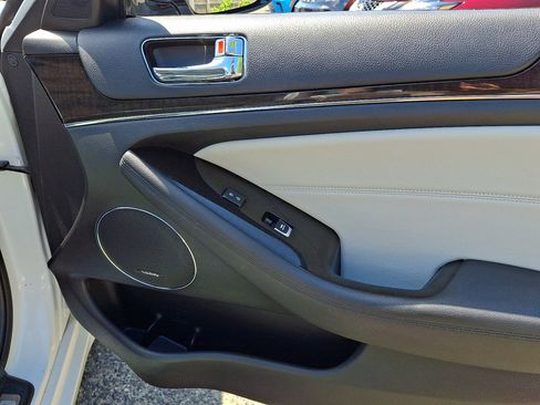 Used 2016 Kia Cadenza Limited FWD image 9