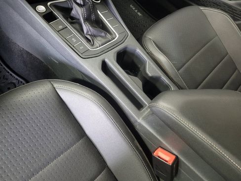 Used 2024 Volkswagen Jetta SE w/ Panoramic Sunroof Package FWD image 26