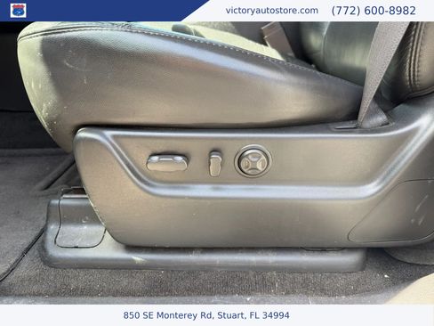 Used 2007 Chevrolet Suburban LT w/ LT Preferred Equipment Group RWD image 12