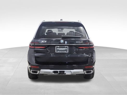 Used 2025 BMW X7 xDrive40i image 4