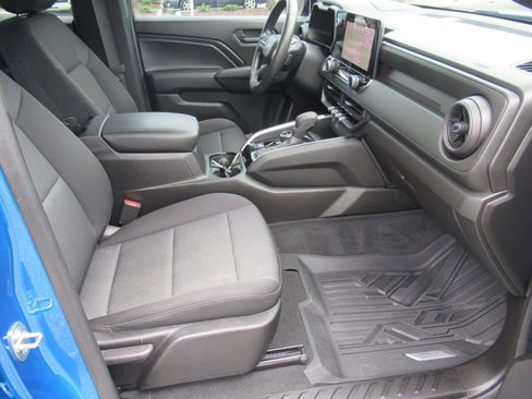 Used 2023 Chevrolet Colorado Trail Boss w/ LPO, Dark Essentials Package AWD/4WD image 10