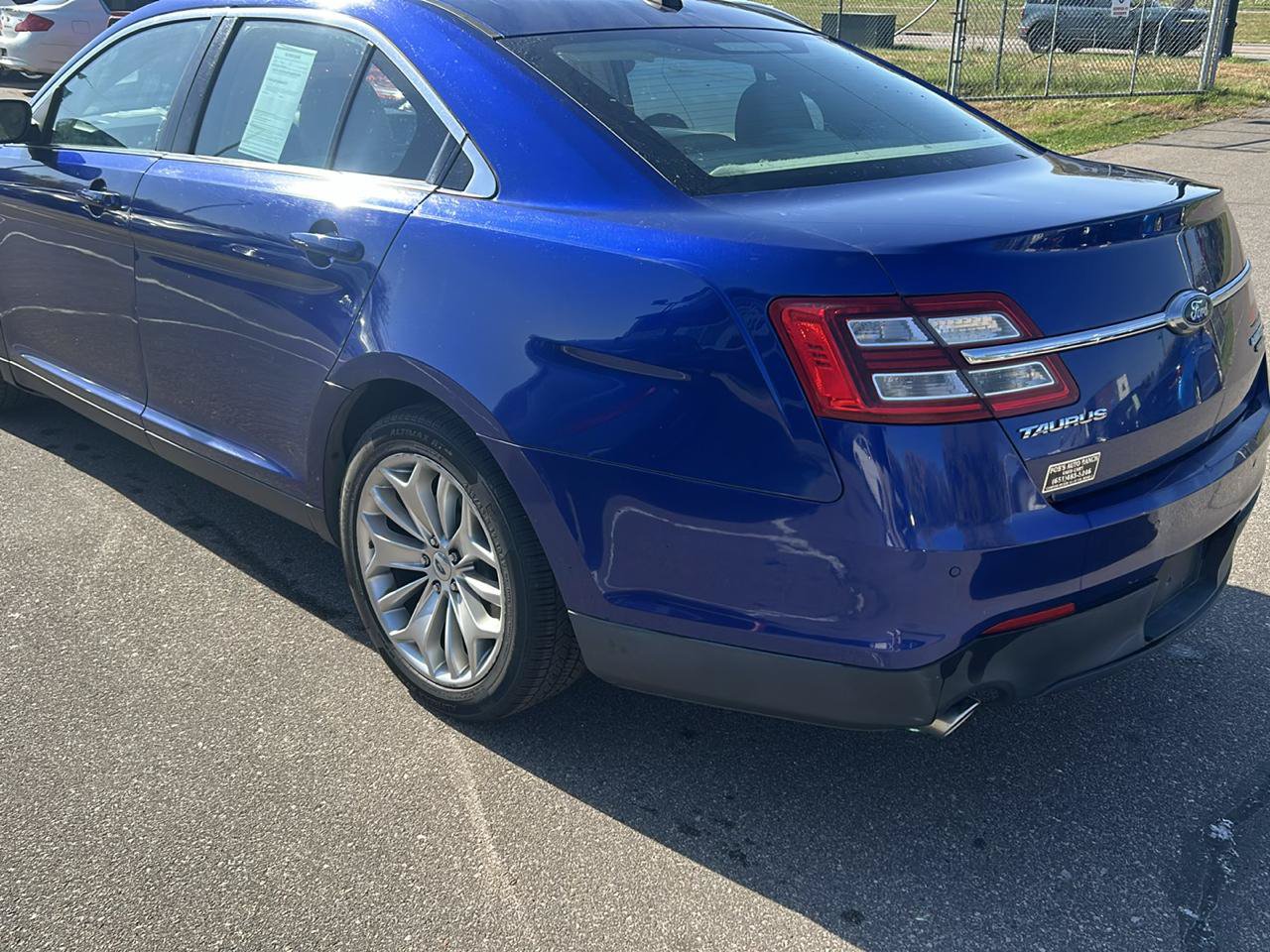 Used 2013 Ford Taurus Limited FWD image 7