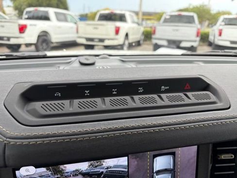 New 2025 Ford Bronco Badlands image 18