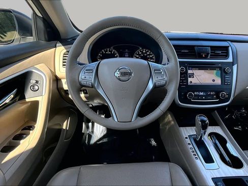 Used 2016 Nissan Altima 2.5 SL w/ 2.5 Technology w/LED Package FWD image 5