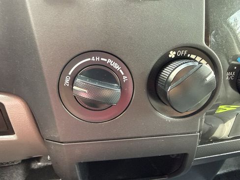 Used 2012 Toyota Tundra 4x4 Double Cab w/ Tow Pkg image 36