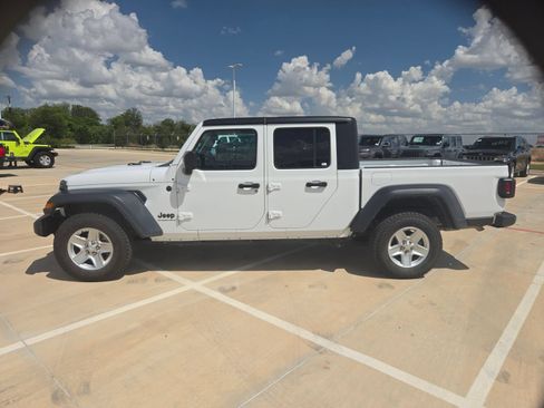 Used 2023 Jeep Gladiator Sport AWD/4WD image 7