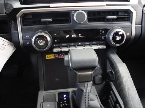 New 2026 Toyota 4Runner Limited AWD/4WD image 37