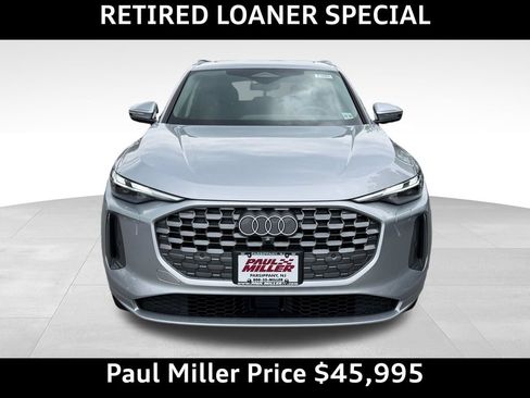 Used 2025 Audi Q5 Premium w/ Convenience Package AWD/4WD image 2