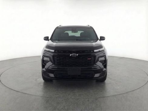 Used 2025 Chevrolet Traverse RS AWD/4WD image 2