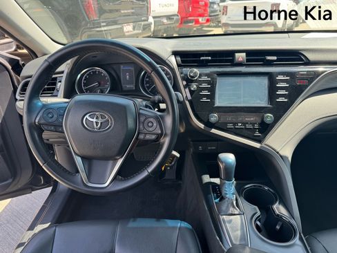 Used 2019 Toyota Camry SE FWD image 15