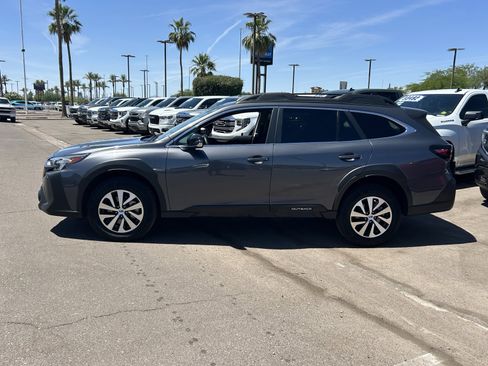 Used 2025 Subaru Outback Premium AWD/4WD image 2