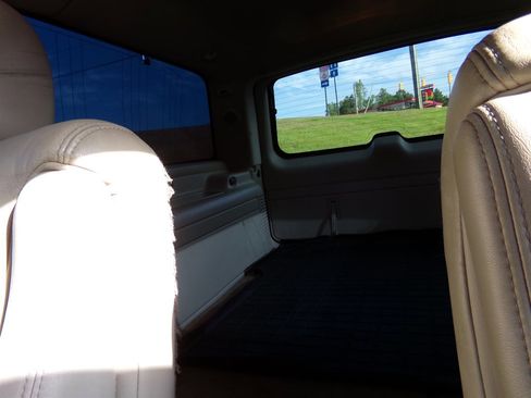 Used 2006 Cadillac Escalade ESV Platinum image 8