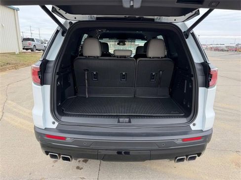 Used 2024 GMC Acadia Elevation w/ Black Edition image 5