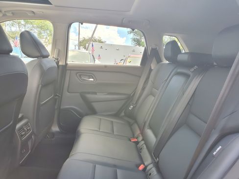 Used 2022 Nissan Rogue SV w/ SV Premium Package image 13