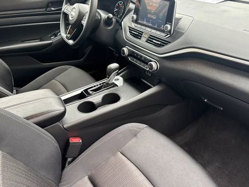 Used 2025 Nissan Altima 2.5 S image 16