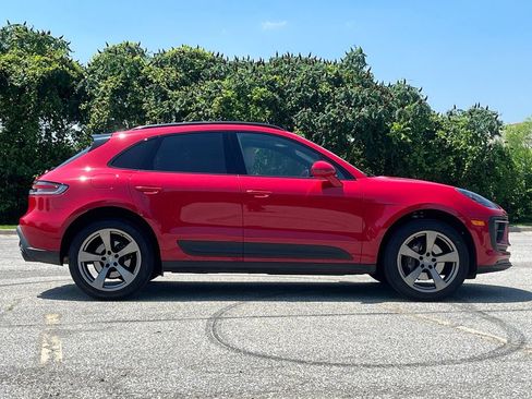 Used 2022 Porsche Macan AWD/4WD image 8
