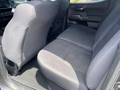 Used 2018 Toyota Tacoma TRD Off-Road AWD/4WD image 6