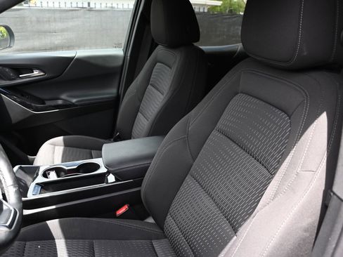 Used 2025 Chevrolet Equinox LT FWD image 11